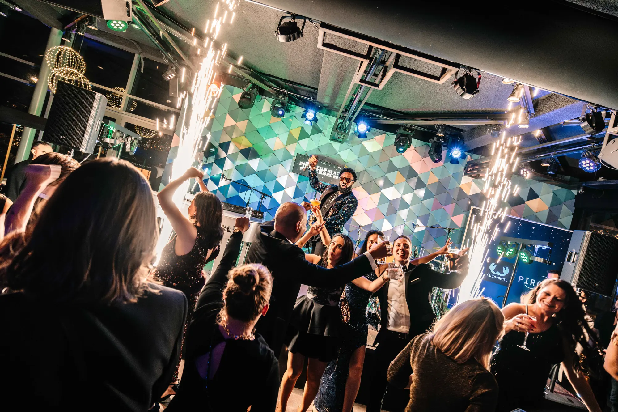 Kerstfeest in het Boathouse voor Fresh 'n Rebel