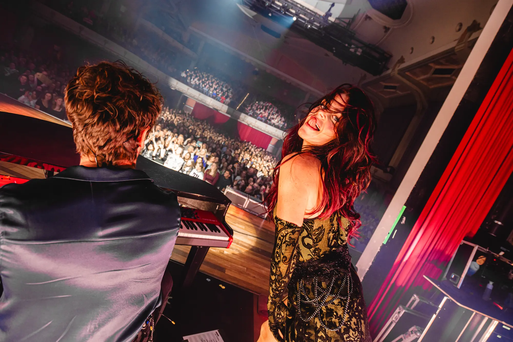 Higher Tour door Europa voor Davina Michelle