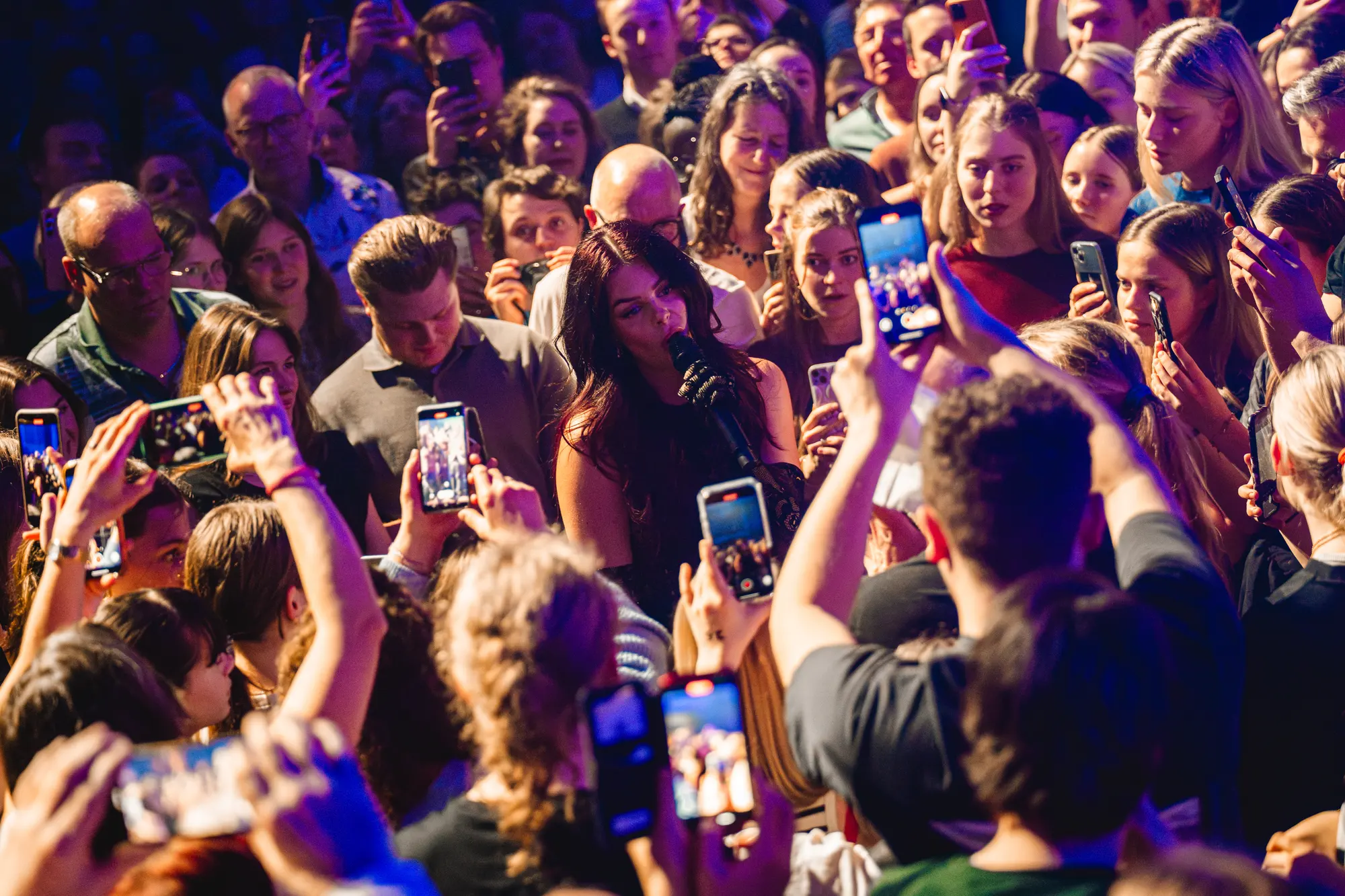 Higher Tour door Europa voor Davina Michelle