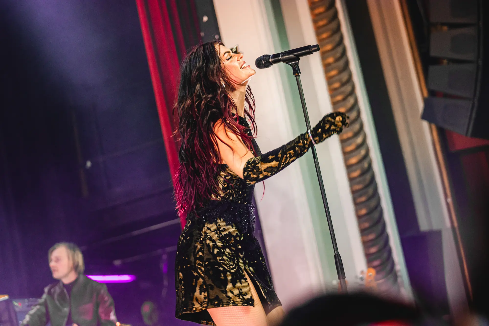 Higher Tour door Europa voor Davina Michelle
